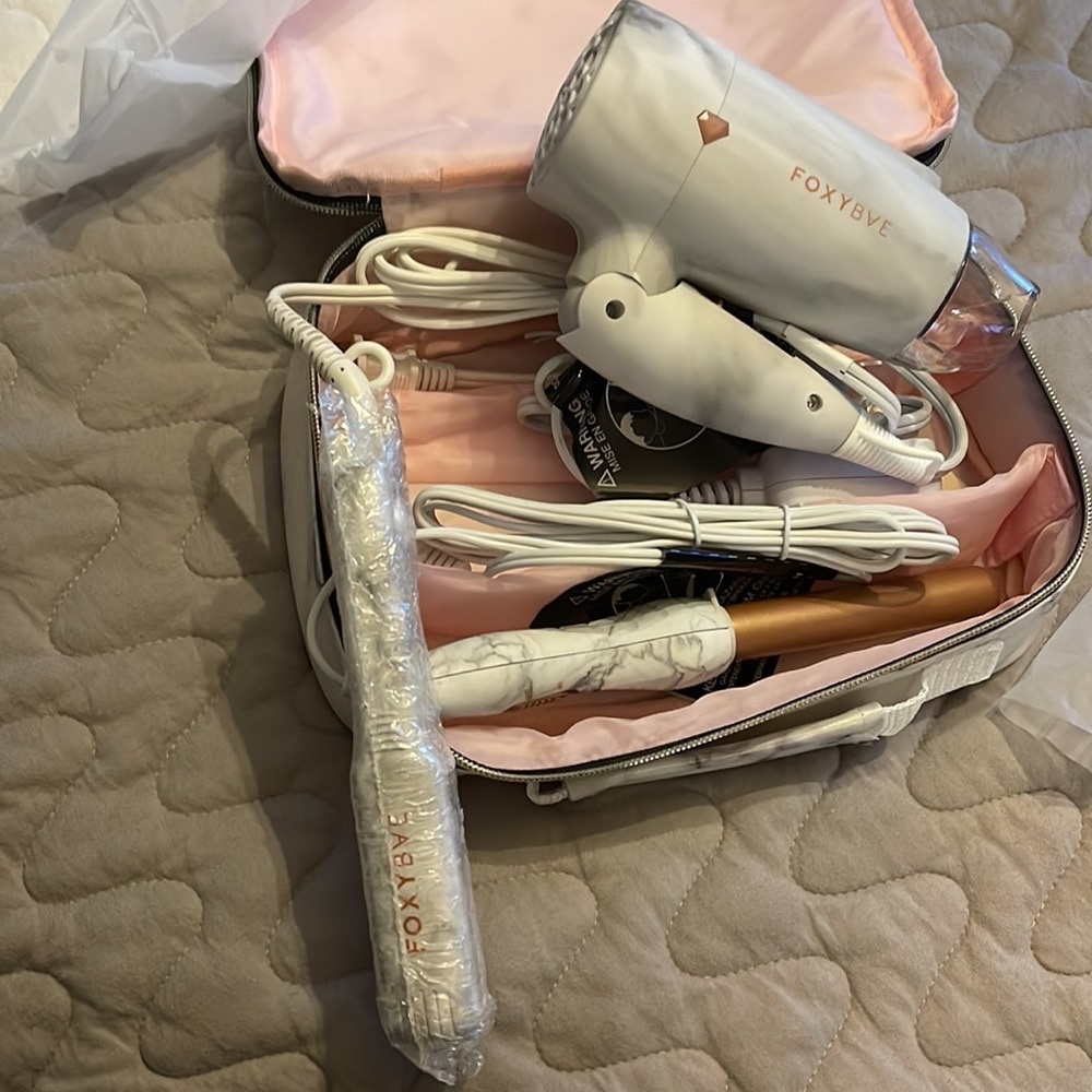 New! Foxy bae hair styling set never used